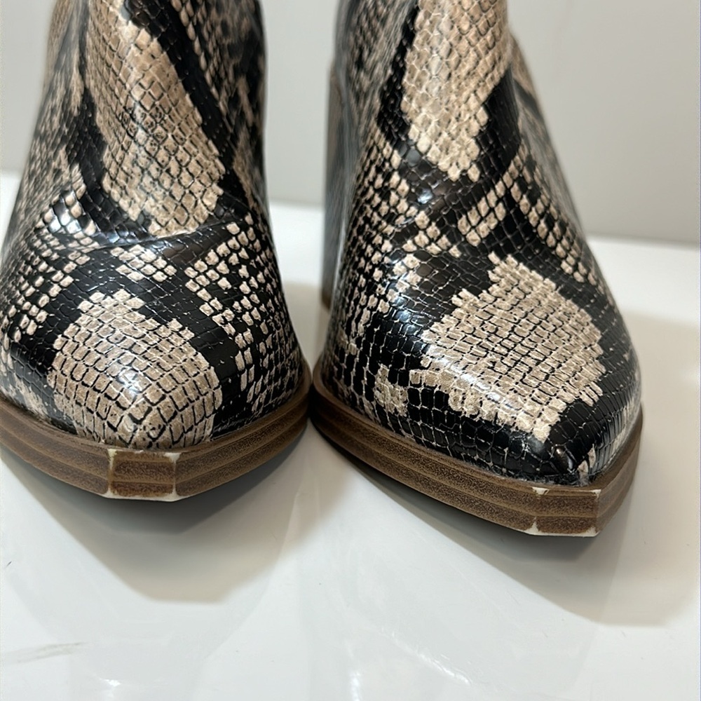 Steve Madden Cedar Snake Skin Print Ankle‎ Booties Size 8 - Picture 15 of 15